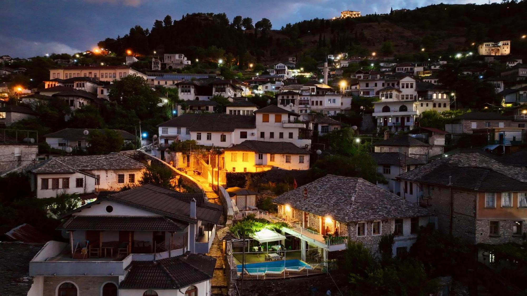 Sokaku I Te Marreve Guesthouse Gjirokastër Exterior foto