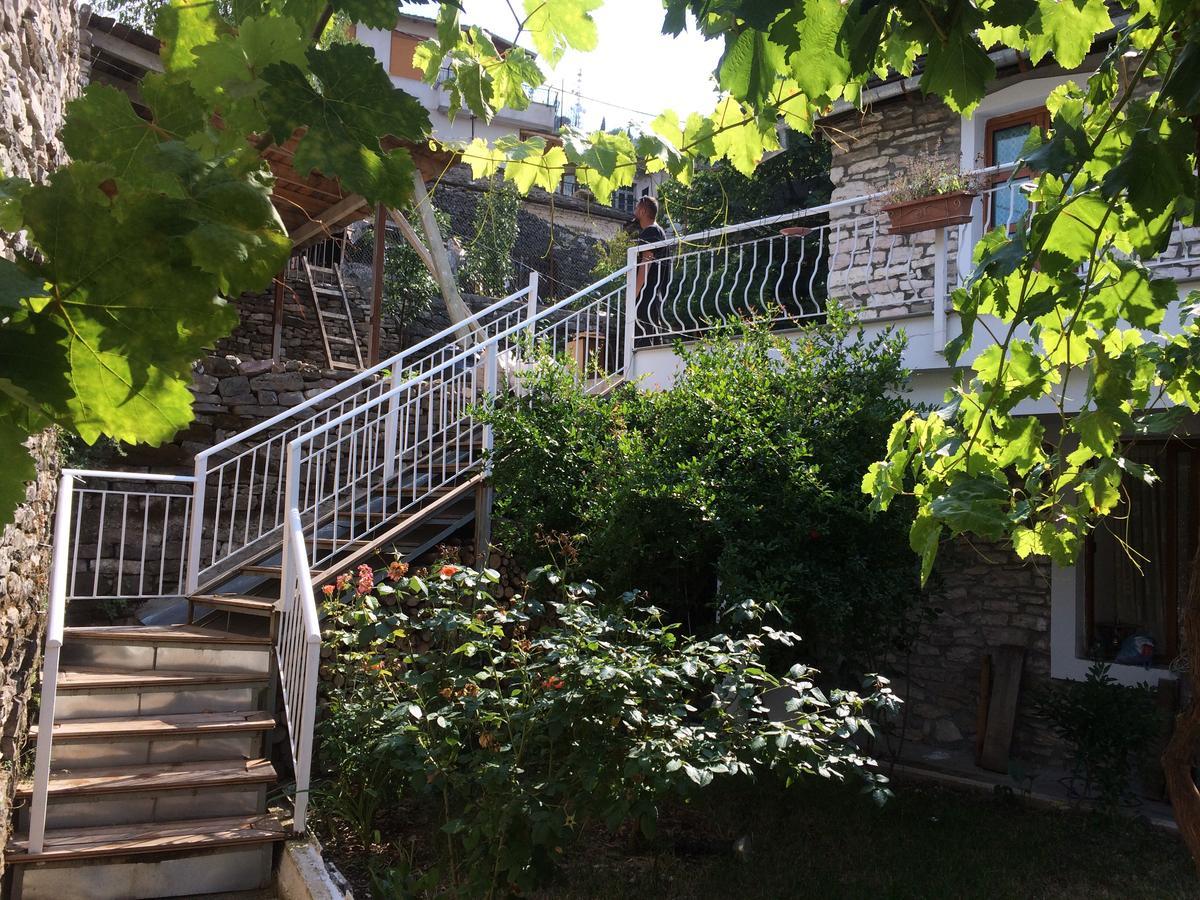 Sokaku I Te Marreve Guesthouse Gjirokastër Exterior foto